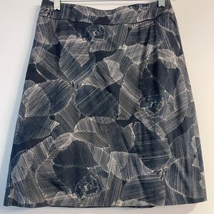 Hugo Boss skirt size 12 - cute for spring
